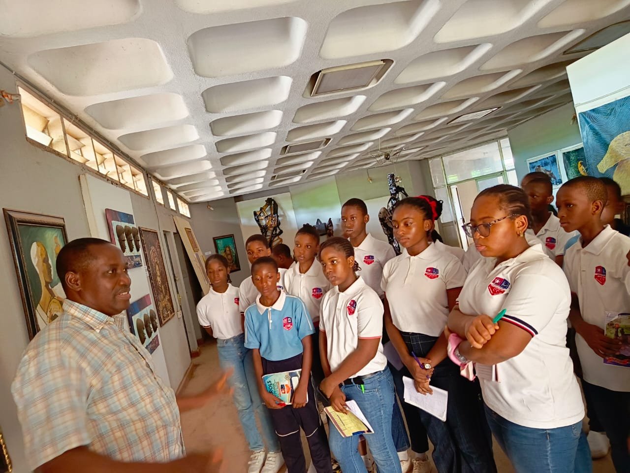 Carols' International School