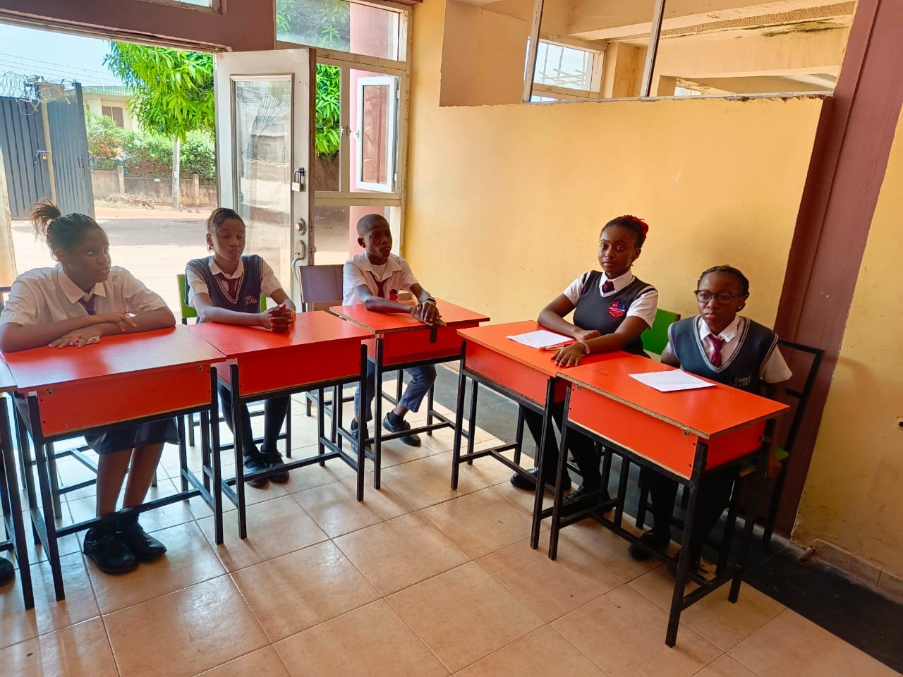 Carols' International School